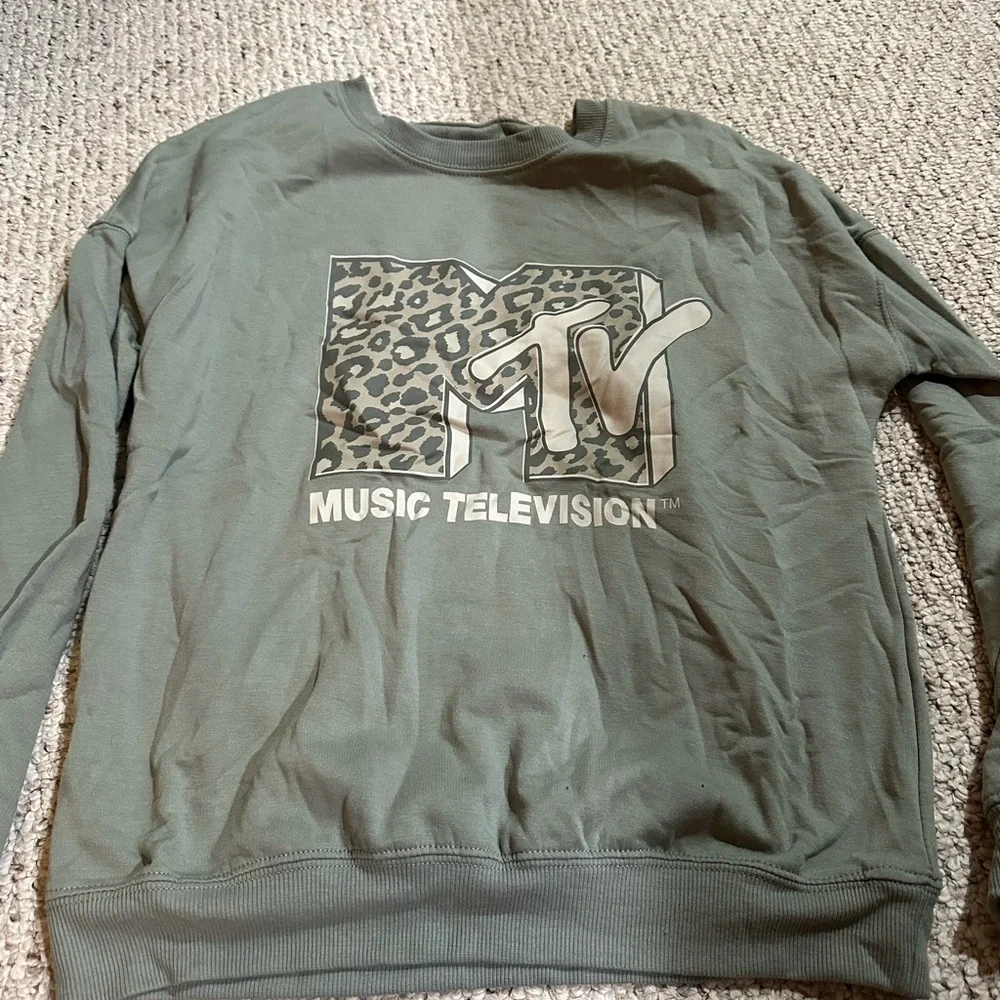 MTV Green Crewneck - Picture 2 of 3